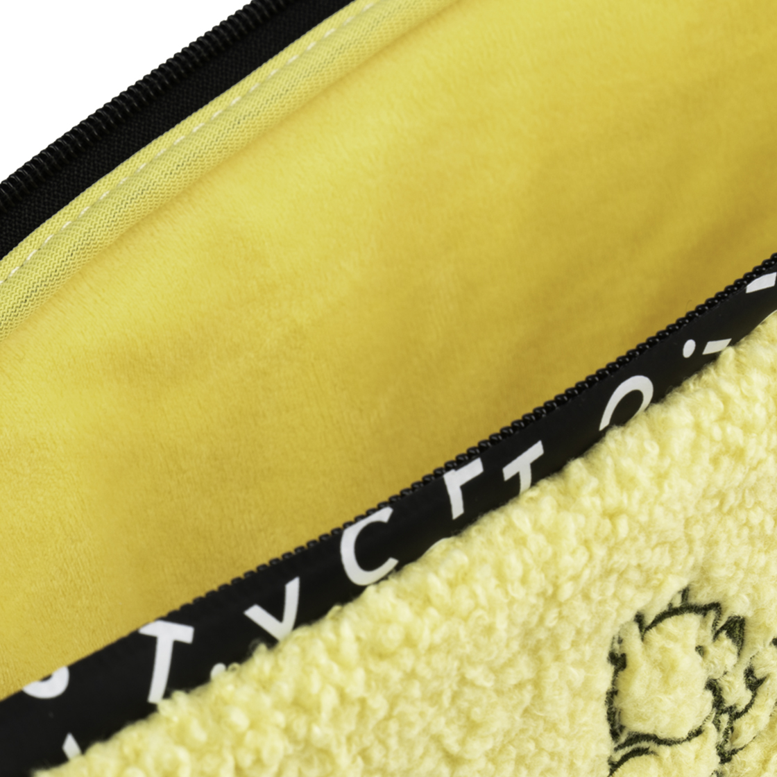 Winnie the Pooh Tossed Floral Teddy Laptop Sleeve