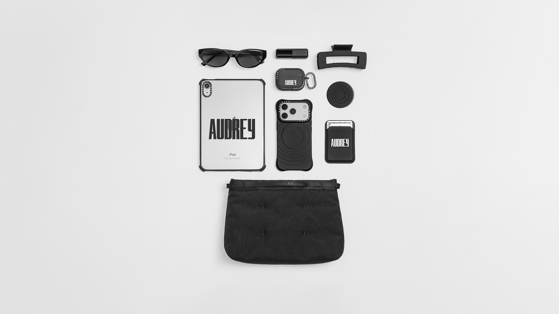 Casetify รุ่น Pillow Pouch - กระเป๋า - สี Black