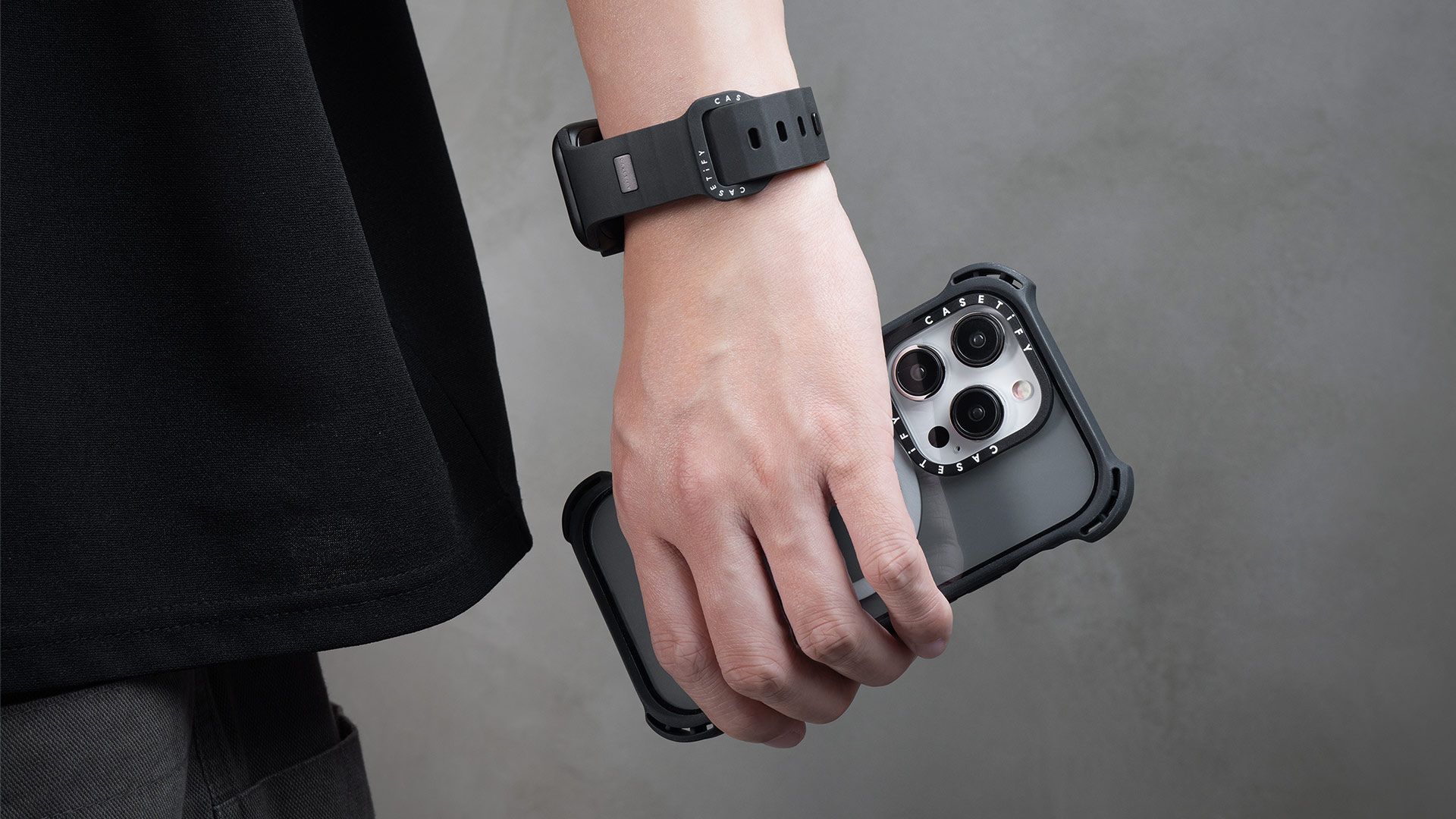 Casetify รุ่น Bounce Band - สายนาฬิกา Apple Watch Series 10 (46mm) - สี Black 12 Casetify รุ่น Bounce Band - สายนาฬิกา Apple Watch Series 10 (46mm) - สี Black